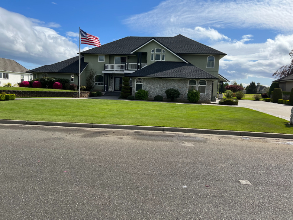 House Wash, Window Clean, and Concrete Cleaning in Lynden, WA